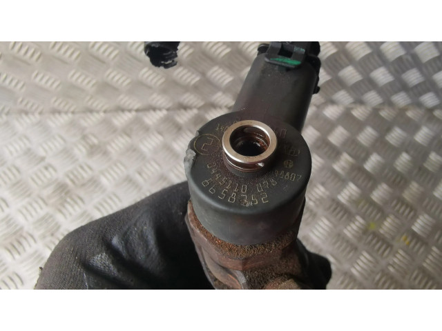 Vstřikovač 0445110078, 8658352   Volvo S60  pro naftový motor 2.4  
