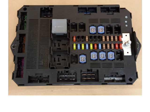Блок предохранителей  BX2314B476AA, 7370C30730   Jaguar XF X250    