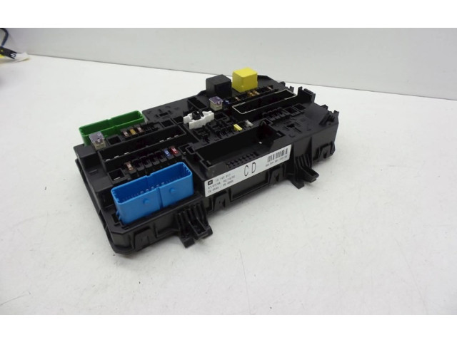 Ящик предохранителей (комплект) 13145017, 13145017   Opel Astra G 2004