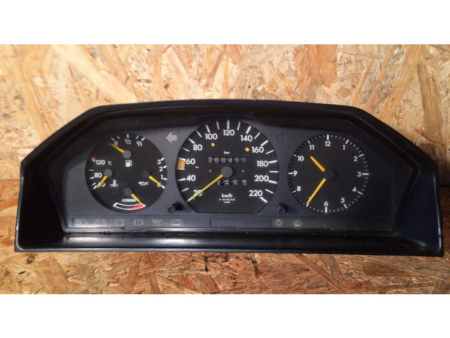Přístrojová deska  Mercedes-Benz E W124 1990 87001180  