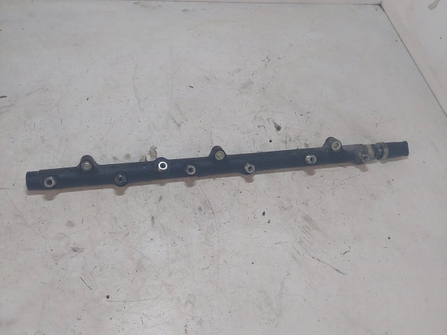 Vstřikovací lišta 0445215002   BMW 5 E39  pro naftový motor 2.5  
