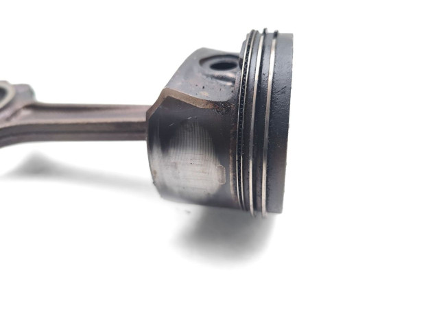 Píst A14XER   Opel Astra J    A14XER 