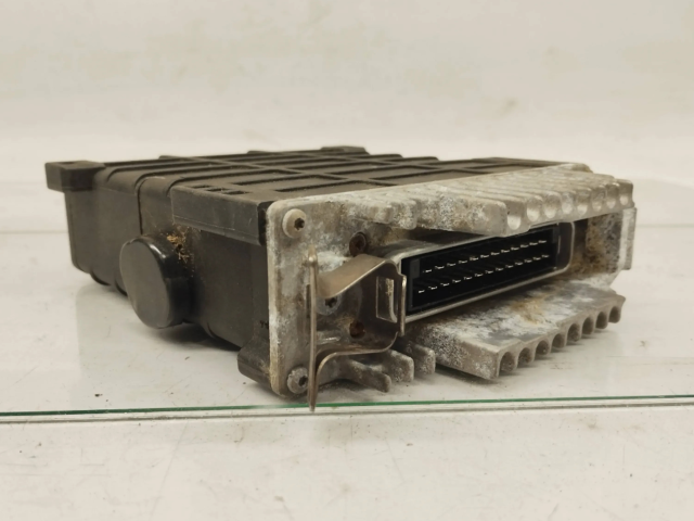 Řídící jednotka 0075451432, 0280800284   Mercedes-Benz 190 W201 1992