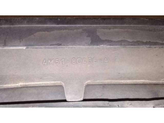 Передняя решётка Ford Focus 1998-2004 года 4M518C436AC      