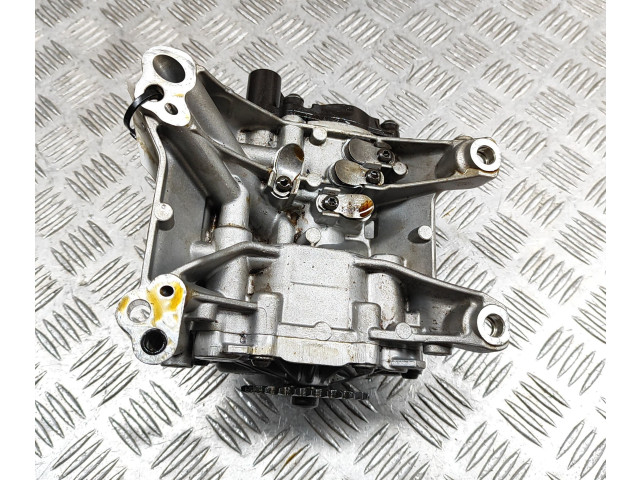 Масляный насос  B58 B30 A 7643046, 72336351  BMW 2 F22 F23 