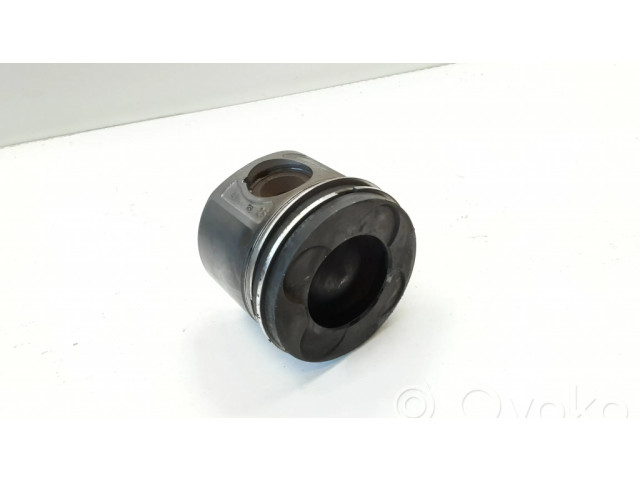 Píst 0840C   BMW 3 E90 E91  pro naftový motor 2.0  