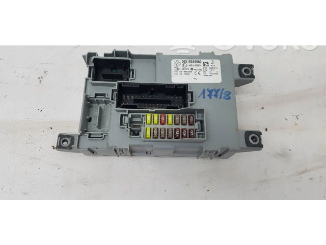 Блок предохранителей 00519358060, 10071   Fiat Grande Punto    