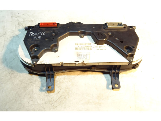 Панель приборов P8200252449A   Renault Trafic II (X83)       