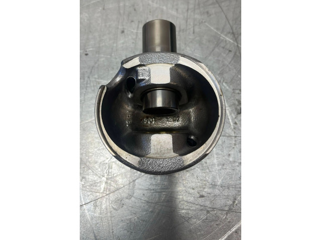  Поршень  038107065CJ, 038107065EM  Volkswagen Golf IV  