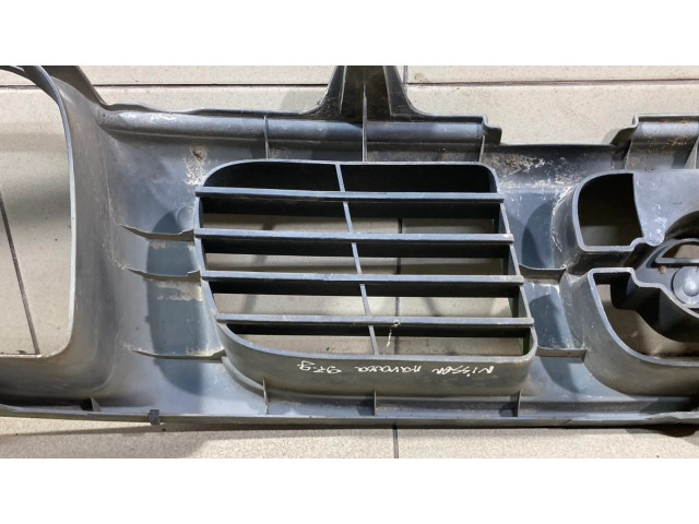 Передняя решётка Nissan Navara D22 1997-2004 года 623102S4, 623102S400      