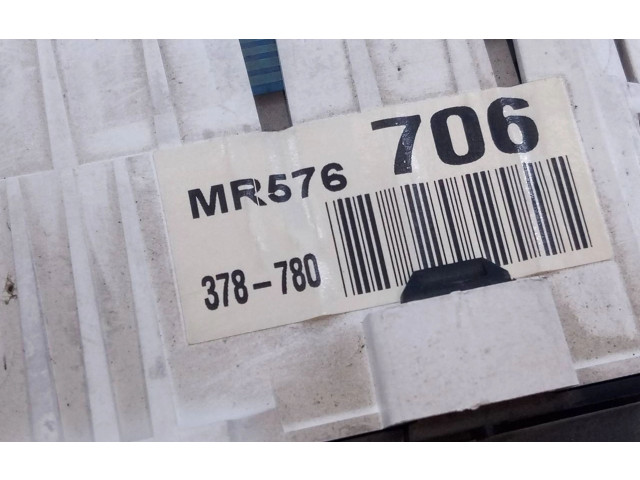 Přístrojová deska  Mitsubishi Montero 2004 MR676706  