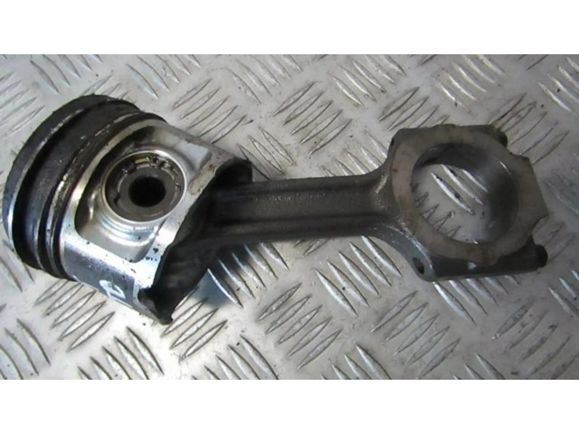 Píst    Alfa Romeo 156  pro naftový motor 1.9  