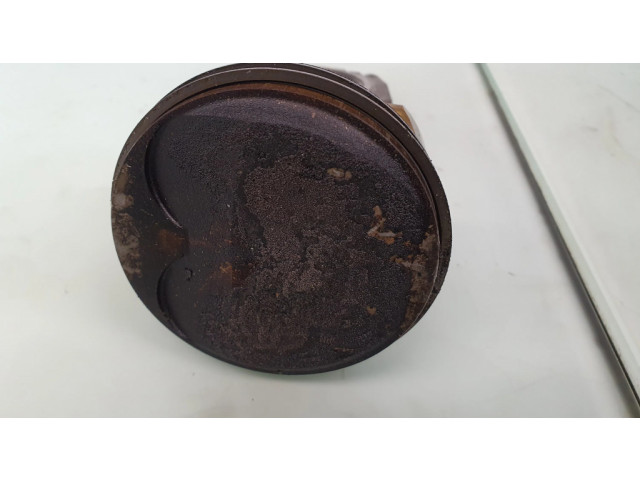 Píst 11257840922, 11247838623   BMW M5  pro benzínový motor 5.0  