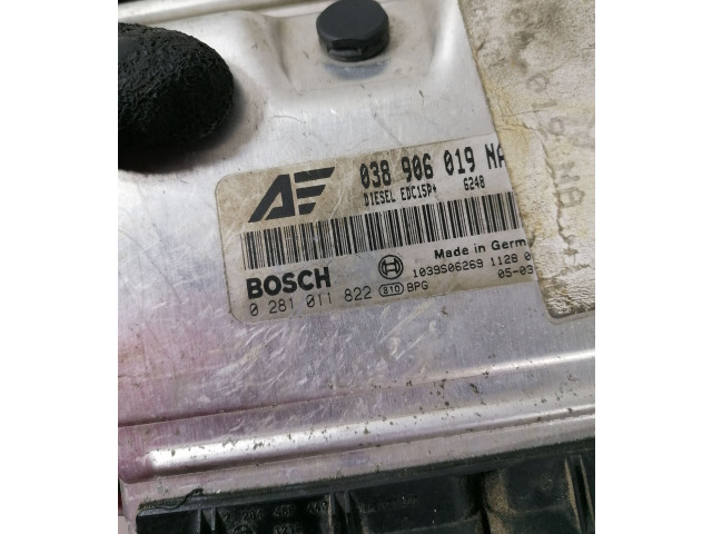 Řídící jednotka 038906019NA, 0281011822   Audi A4 S4 B6 8E 8H 2001