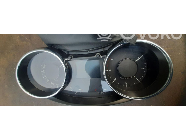Přístrojová deska  Peugeot 5008 2013 9674982480  