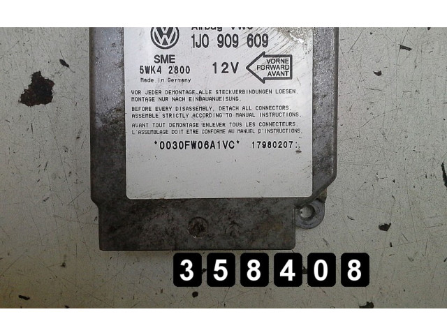 Řídící jednotka 1j0909609   Volkswagen Golf IV 2000