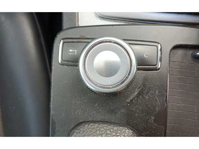 Vstřikovací lišta    Mercedes-Benz C W204     
