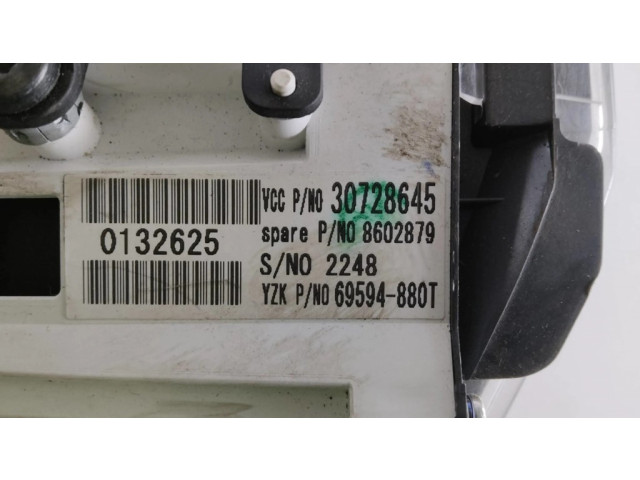 Přístrojová deska  Volvo V50 2005 30728645, 8602879  