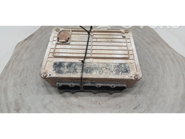 Блок управления двигателя 047906030C, 5WP4208   Skoda Felicia I