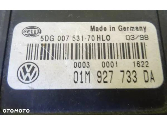 Блок управления коробкой передач 01M927733DA   Volkswagen Golf III