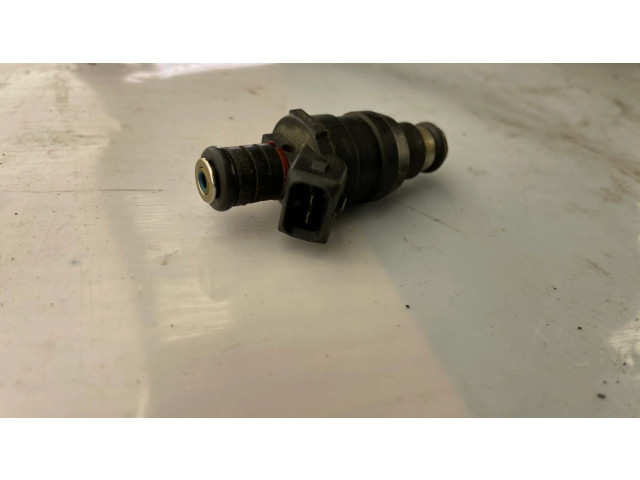 Vstřikovač 1747406, D3763FA   BMW 7 E38  pro benzínový motor 4.0  