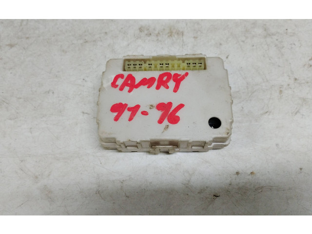 Блок управления 82641-20110   Toyota Camry