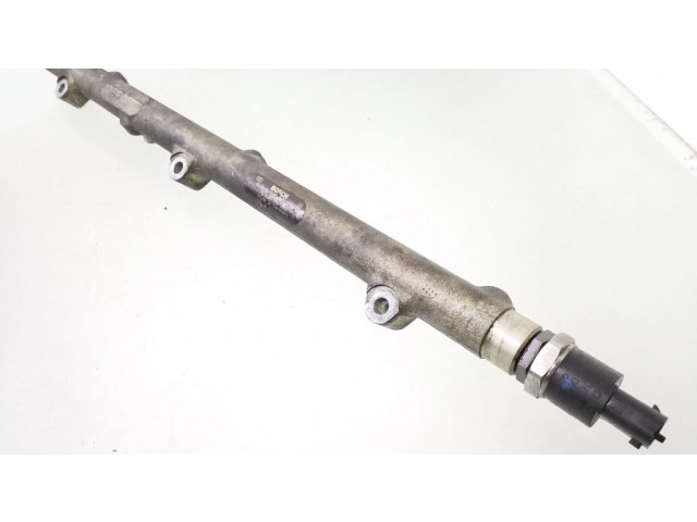 Vstřikovací lišta 0445216002, 0281002405   BMW 5 E39  pro naftový motor 2.5  