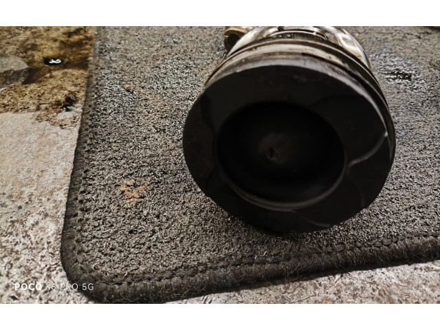  Поршень с шатуном  02647, 02646  Toyota RAV 4 (XA30)  