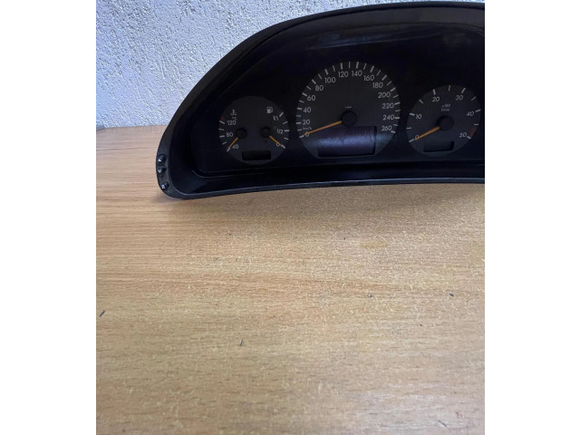 Přístrojová deska  Mercedes-Benz E W210 2000 87001357, A2105402911  