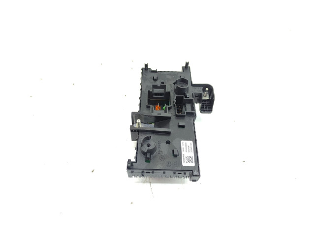   Pojistková skříňka a2059068501   Mercedes-Benz C W205 2014