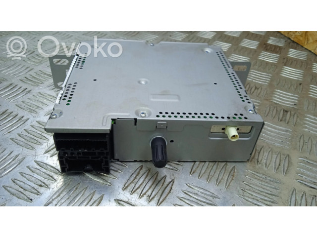 Радио/ проигрыватель CD/DVD / навигация