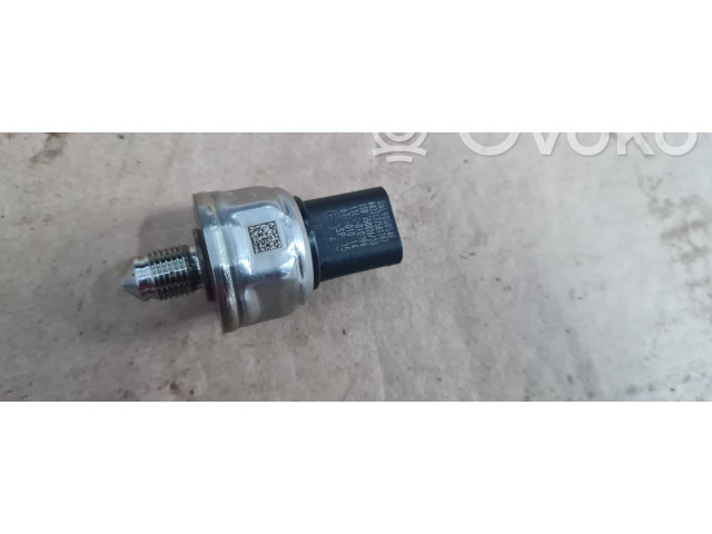 Vstřikovací lišta 06L906054E   Audi Q5 SQ5    CWG CWGD 