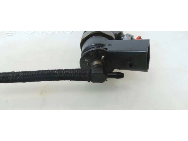 Vstřikovač 445110209   BMW 1 E82 E88  pro naftový motor 2.0  