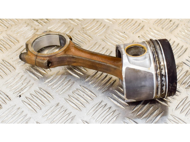 Píst 03L107065S   Audi A6 S6 C7 4G  pro naftový motor 2.0  