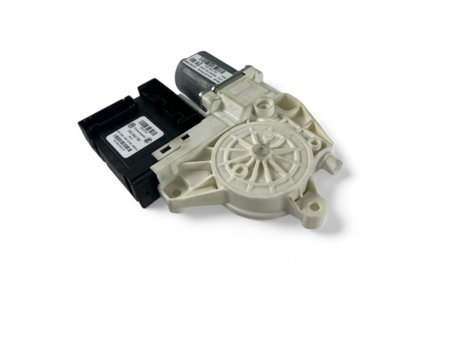 Генератор 2K5959702A   Volkswagen Caddy      
