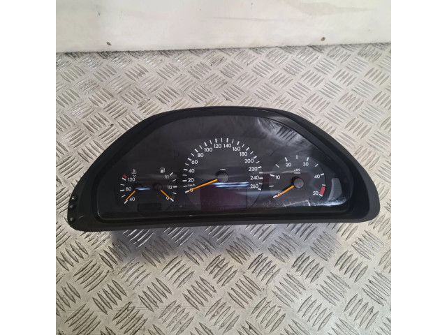 Přístrojová deska  Mercedes-Benz E W210 2000 A2105407211, 110080063007  