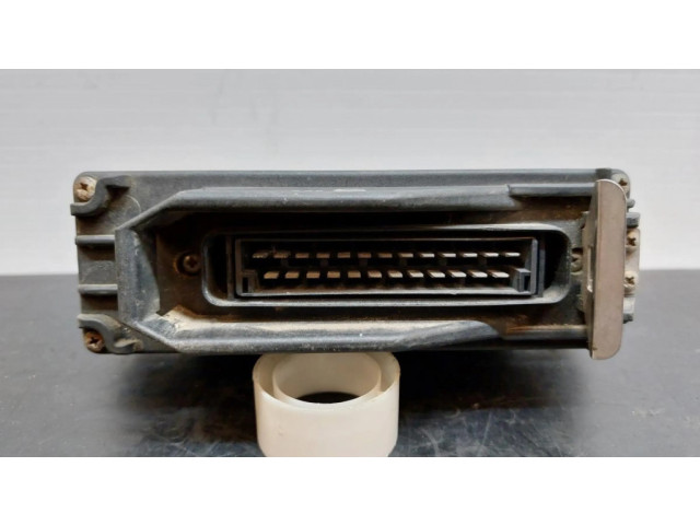 Řídící jednotka 90270598   Opel Kadett E 