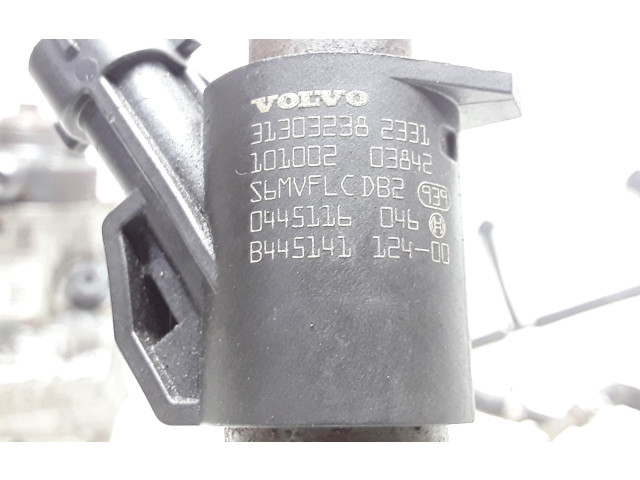 Vstřikovač 31272896, 31303238   Volvo V60    D5204T2 