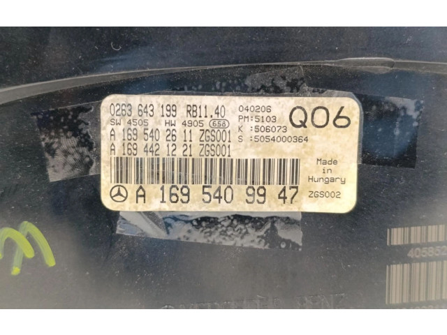 Přístrojová deska  Mercedes-Benz B W245  A1695409947  