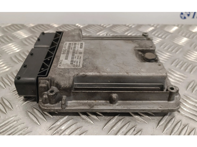 Блок управления двигателя 0281013845, 1039S20427   Jeep Patriot