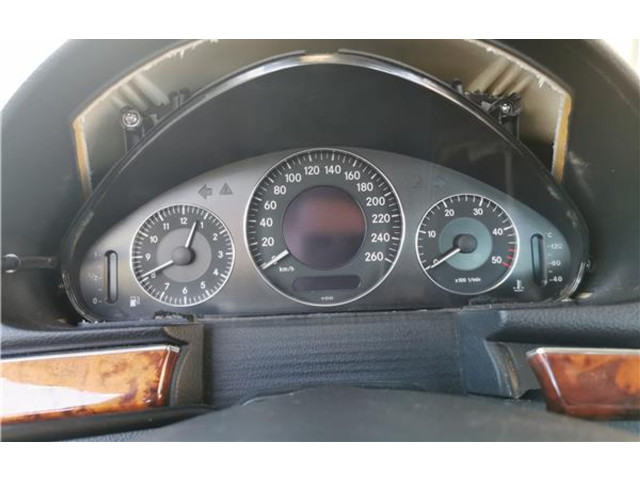 Přístrojová deska  Mercedes-Benz E AMG W211 2007   