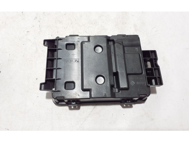 Блок предохранителей  243806085R   Renault Arkana    