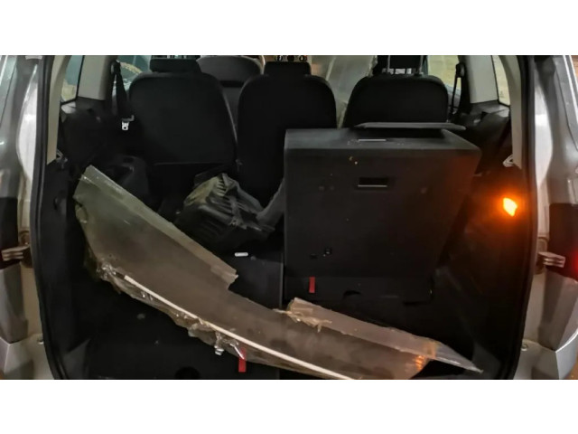 Vstřikovač 4M5Q9F593AD, 4M5Q-9F593-AD   Ford S-MAX  pro naftový motor 1.8  
