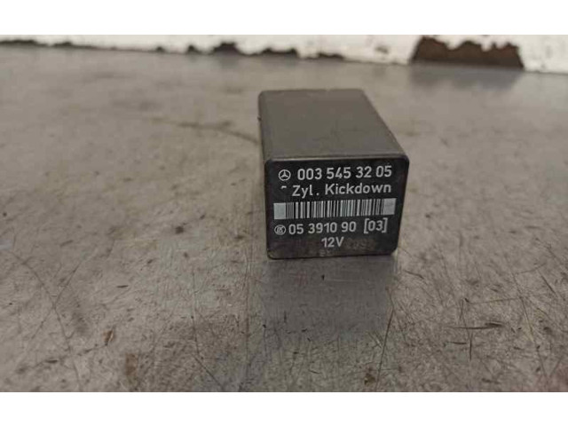   Pojistková skříňka 0035453205, 0539109003   Mercedes-Benz C W202 1995