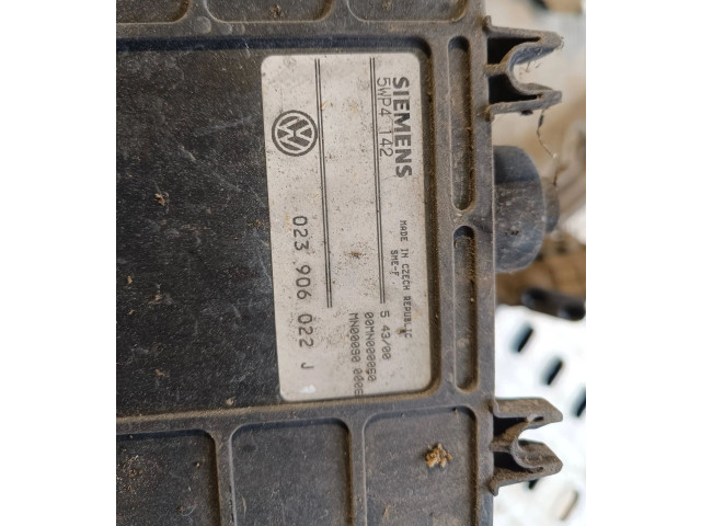 Блок управления двигателя 023906022J, 5WP4142   Volkswagen Transporter - Caravelle T4