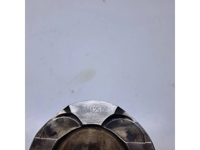 Píst 7584125, 7576087   BMW 5 F10 F11  pro benzínový motor 3.5  