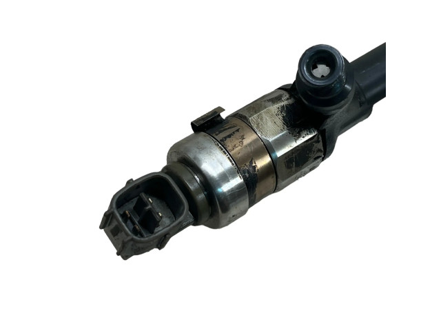 Vstřikovač 2367027020   Toyota Avensis T220  pro naftový motor 2.0  
