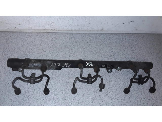 Vstřikovací lišta 7788679   BMW 5 E60 E61  pro benzínový / Газ motor 2.5 M54b25 