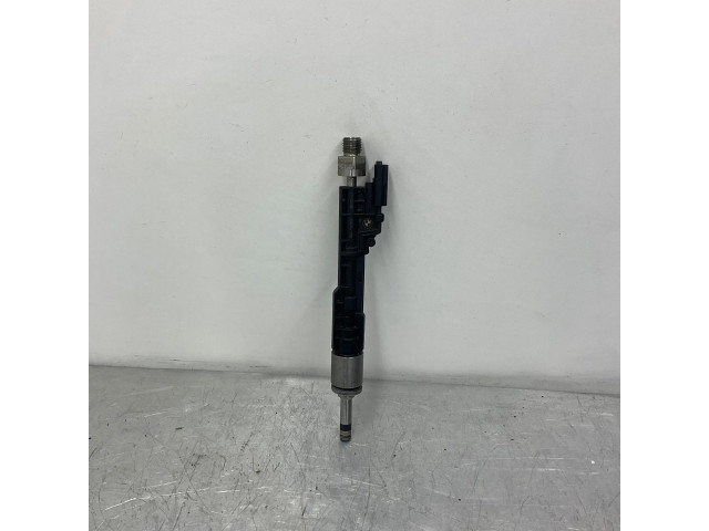 Vstřikovač 7597870   BMW 5 F10 F11  pro benzínový motor 3.0  
