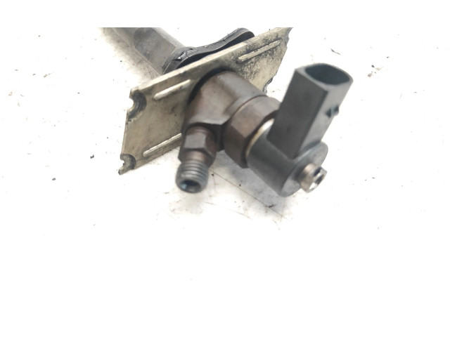 Форсунка 0445110114, 057130276H    Audi A8 S8 D2 4D   
